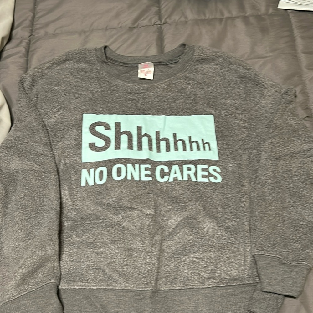 Juniors sweatshirt worn once